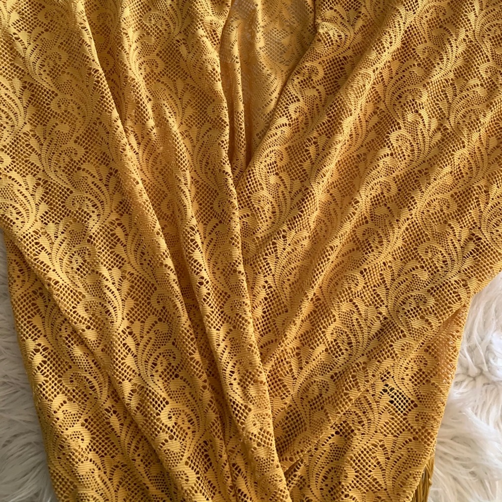 Gold Shawl - Picture 5 of 6